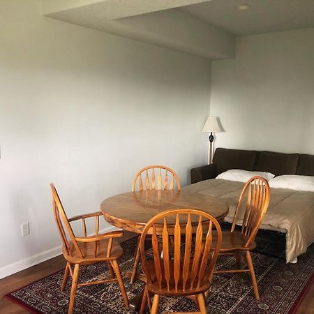 2 Bedroom Suite: Views, Private Entrance, Evchgr Amity Dış mekan fotoğraf