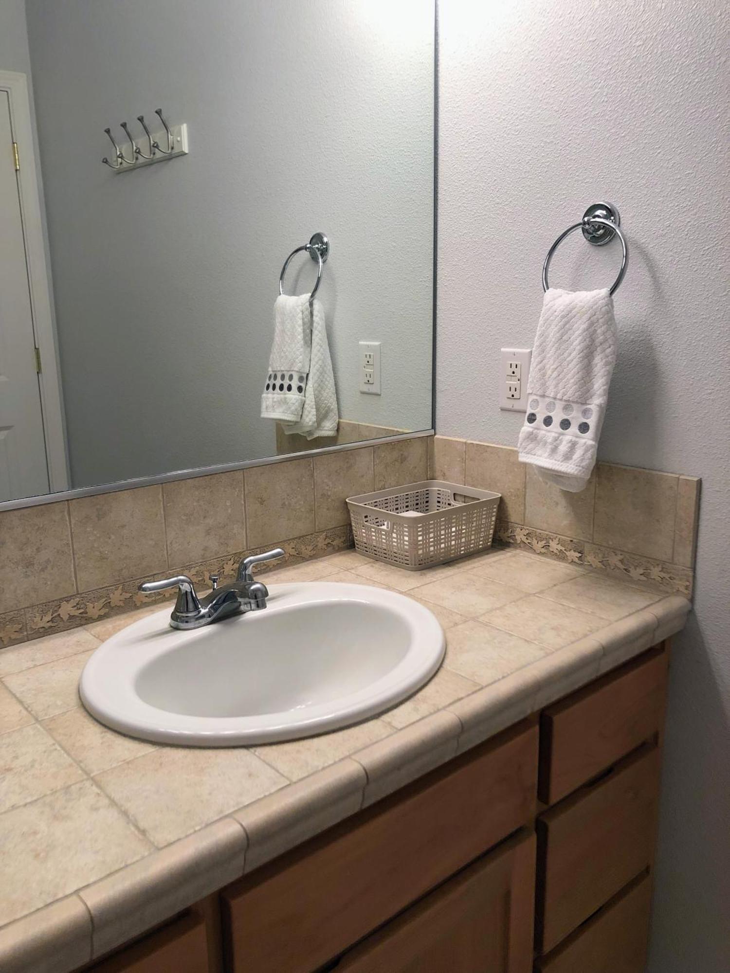 2 Bedroom Suite: Views, Private Entrance, Evchgr Amity Dış mekan fotoğraf