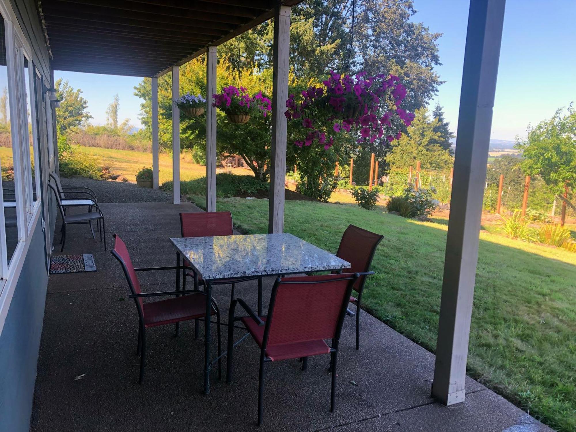 2 Bedroom Suite: Views, Private Entrance, Evchgr Amity Dış mekan fotoğraf